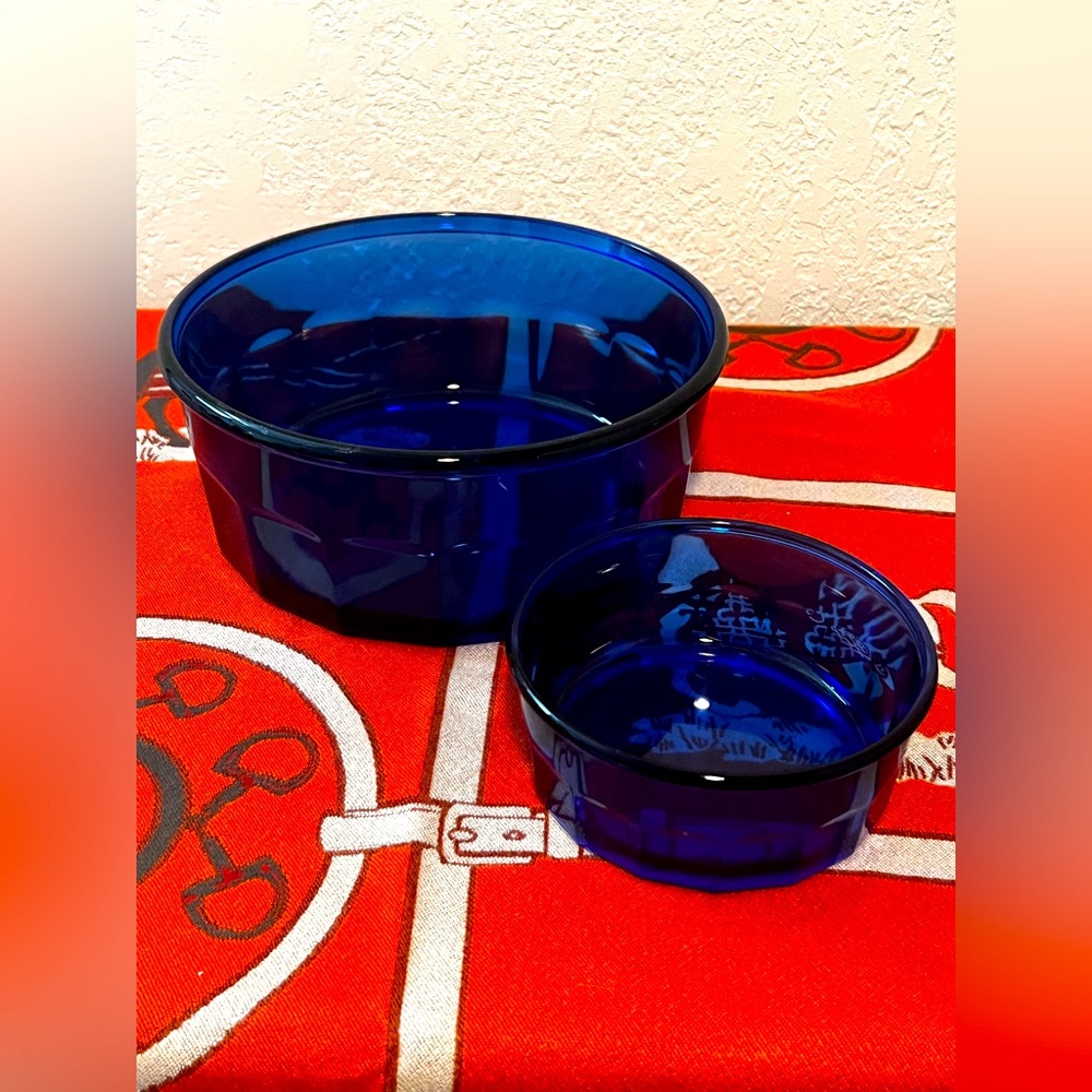 9" Vintage Arcoroc Serving Bowl & 5.5” Cobalt Blue Made In France Set Of 2